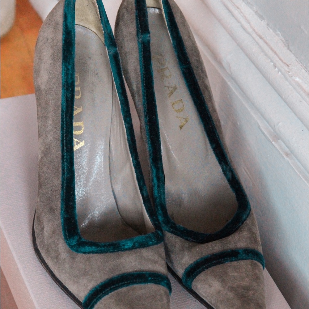 SOLD Prada 37 Grey Suede Pointed Toe Heels